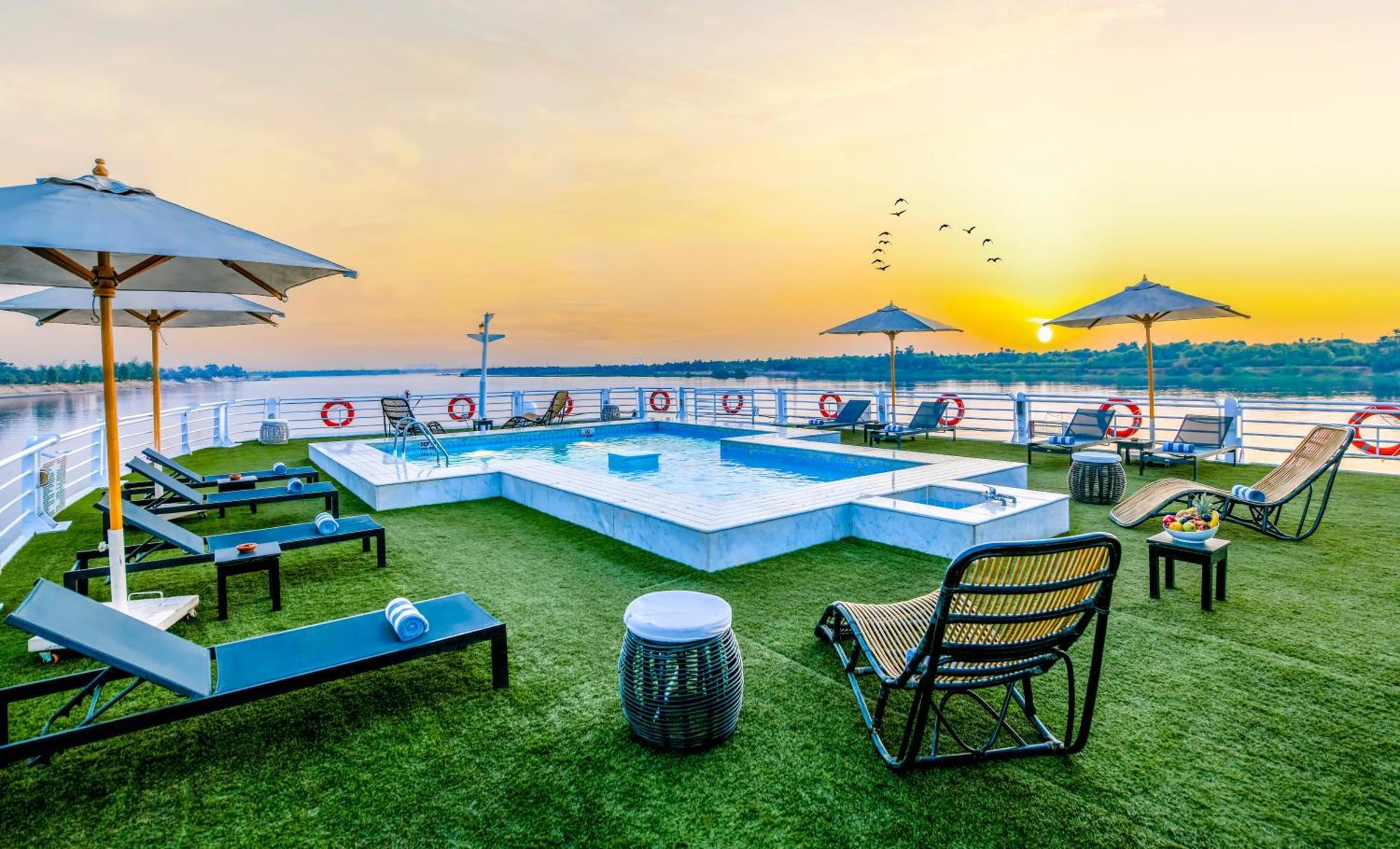 Moevenpick Ms Sunray Hotel Luxor Exterior photo
