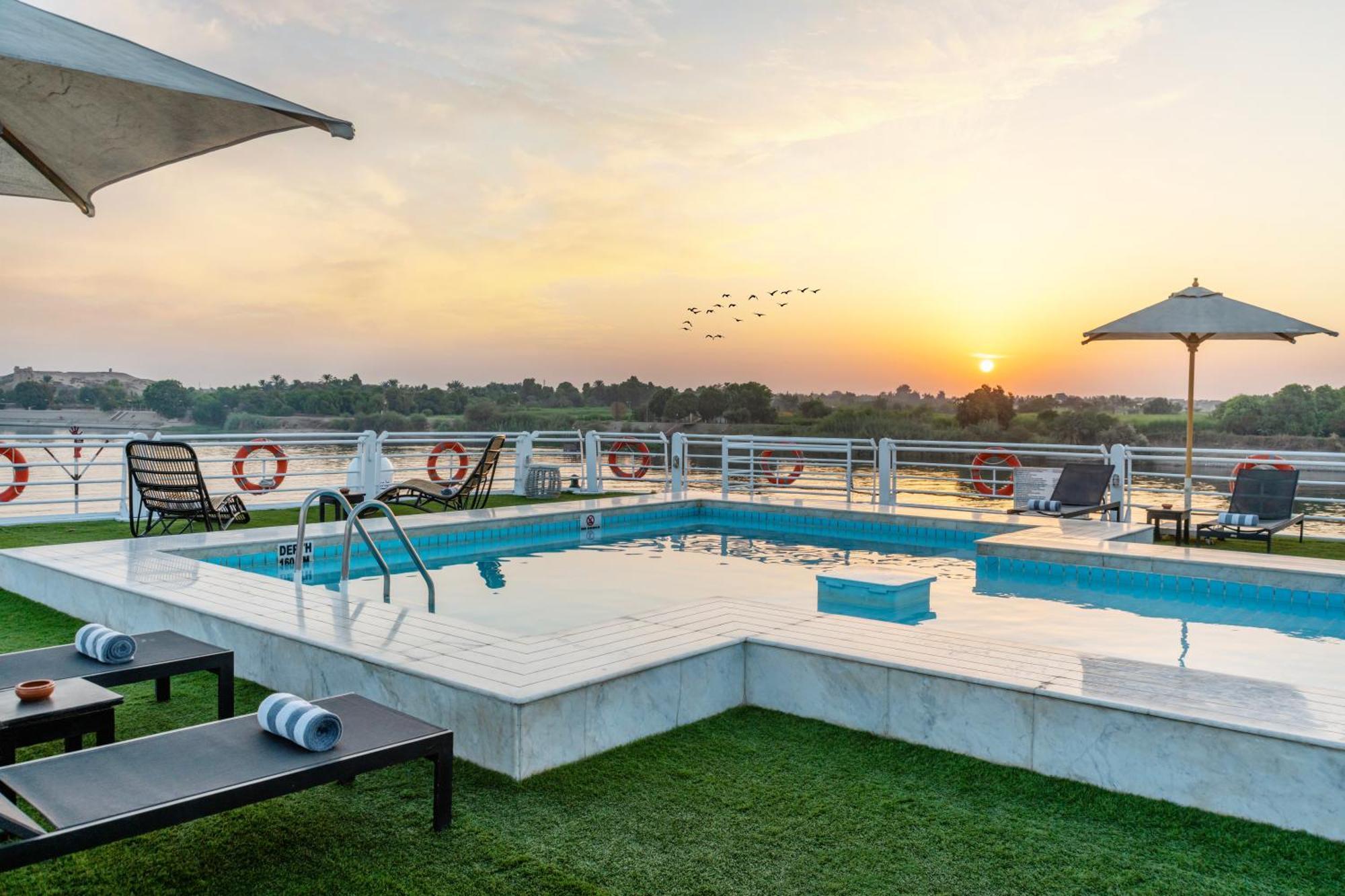 Moevenpick Ms Sunray Hotel Luxor Exterior photo